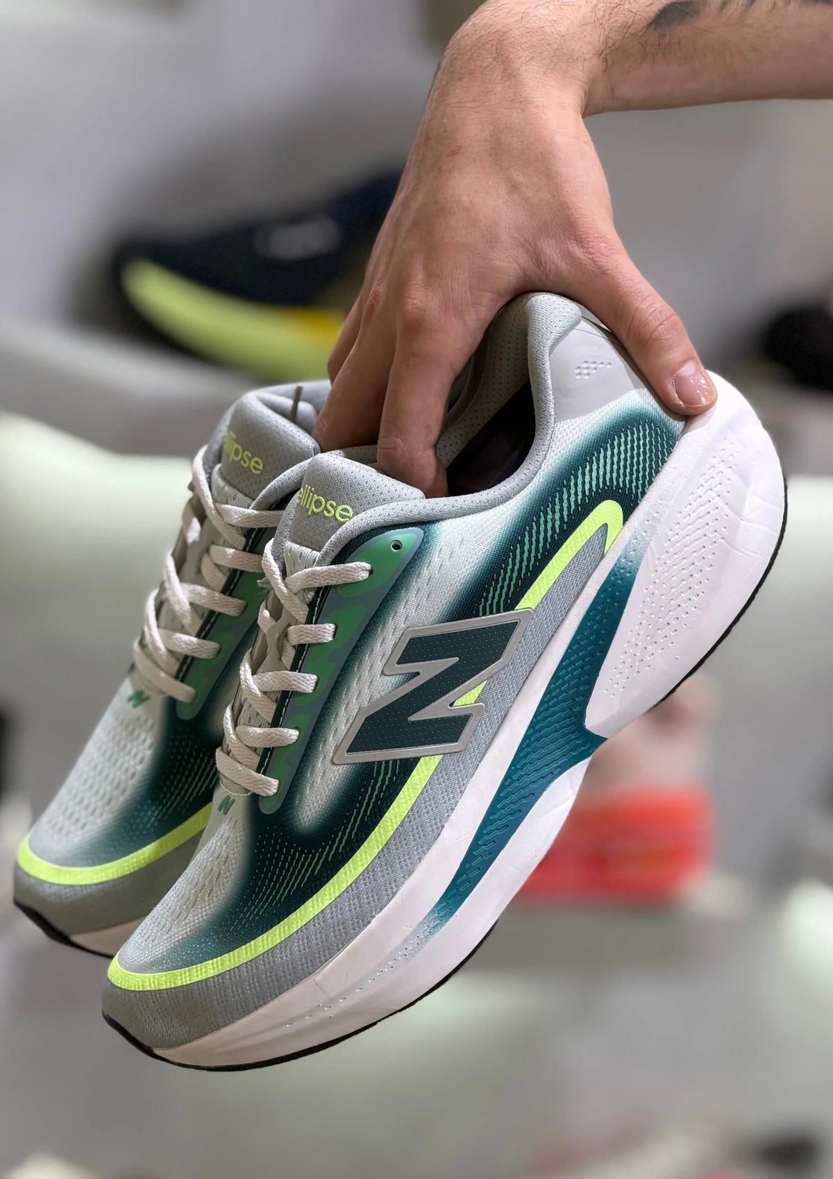NEW BALANCE ELLIPSE V1 GRIS