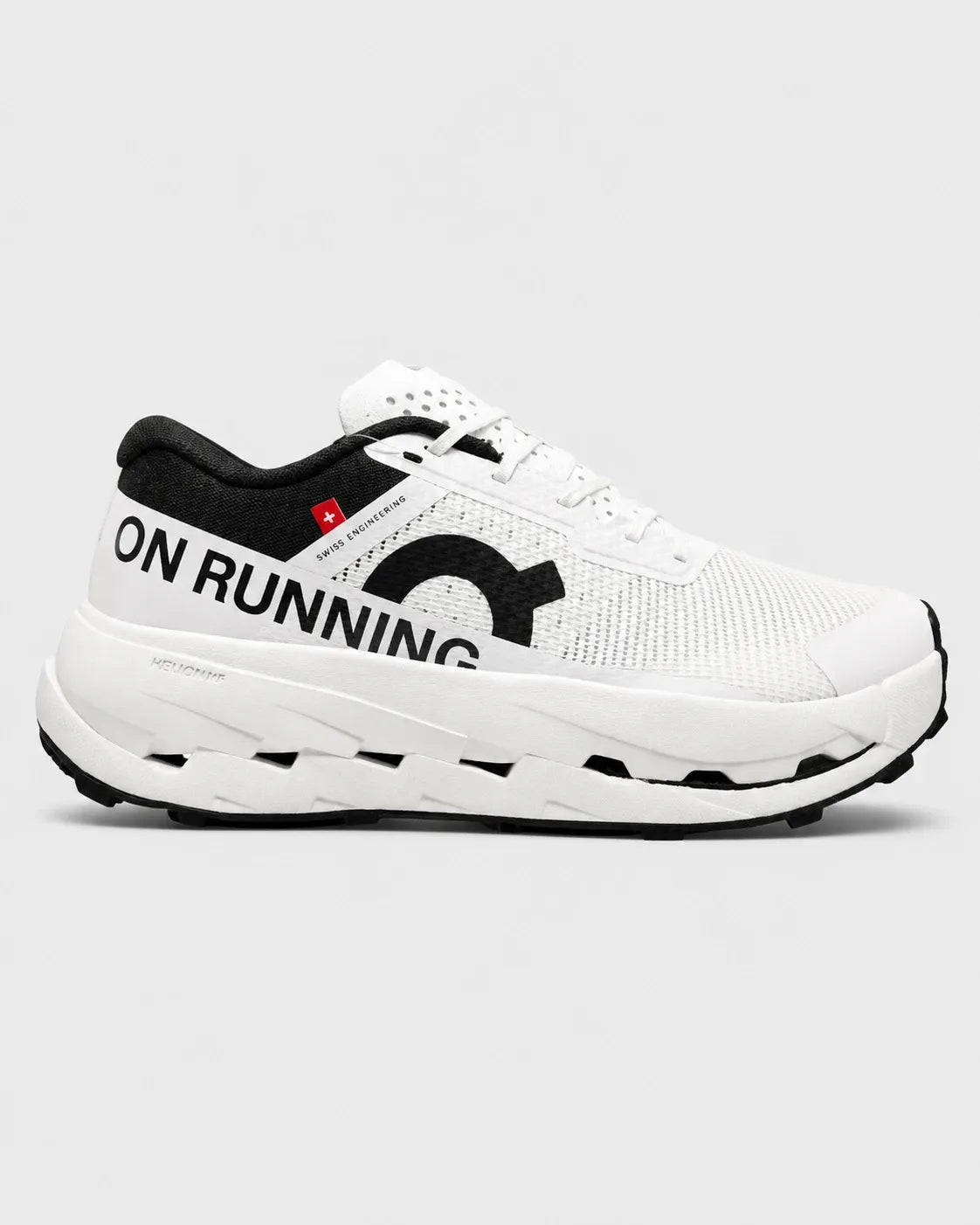 ON RUNNING ULTRA 3 BLANCO/NEGRO