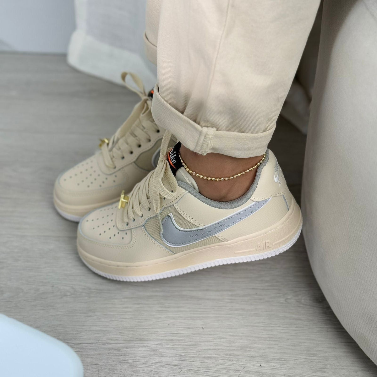 NIKE AIR FOR 1 BEIGE