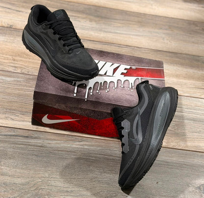 NIKE VOMERO PLUS NEGRO GRIS