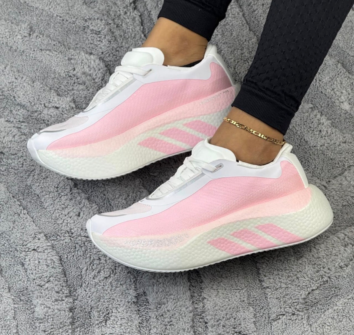 ADIDAS HYPERBOOST BLANCO / ROSA