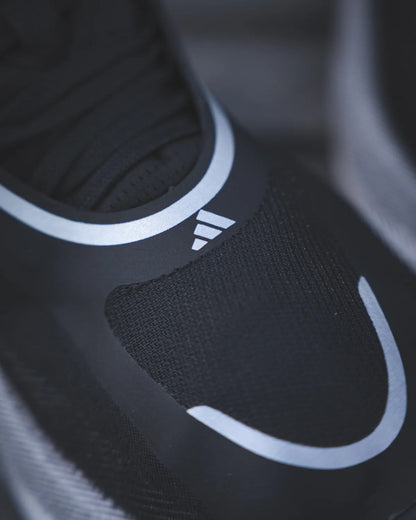 ADIDAS HYPERBOOST NEGRO / BLANCO