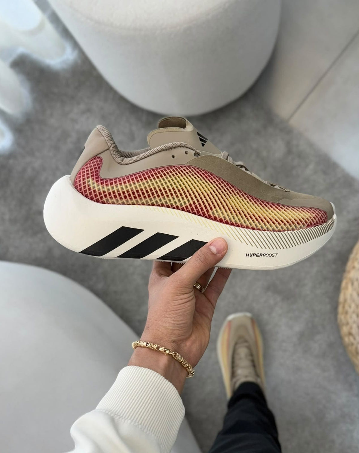ADIDAS HYPERBOOST RUN CAFÉ