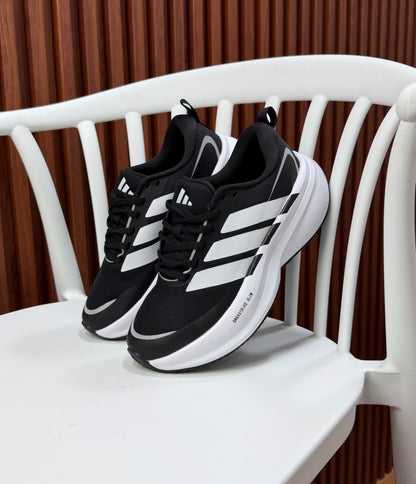 ADIDAS SUPERNOVA NEGRO / BLANCO