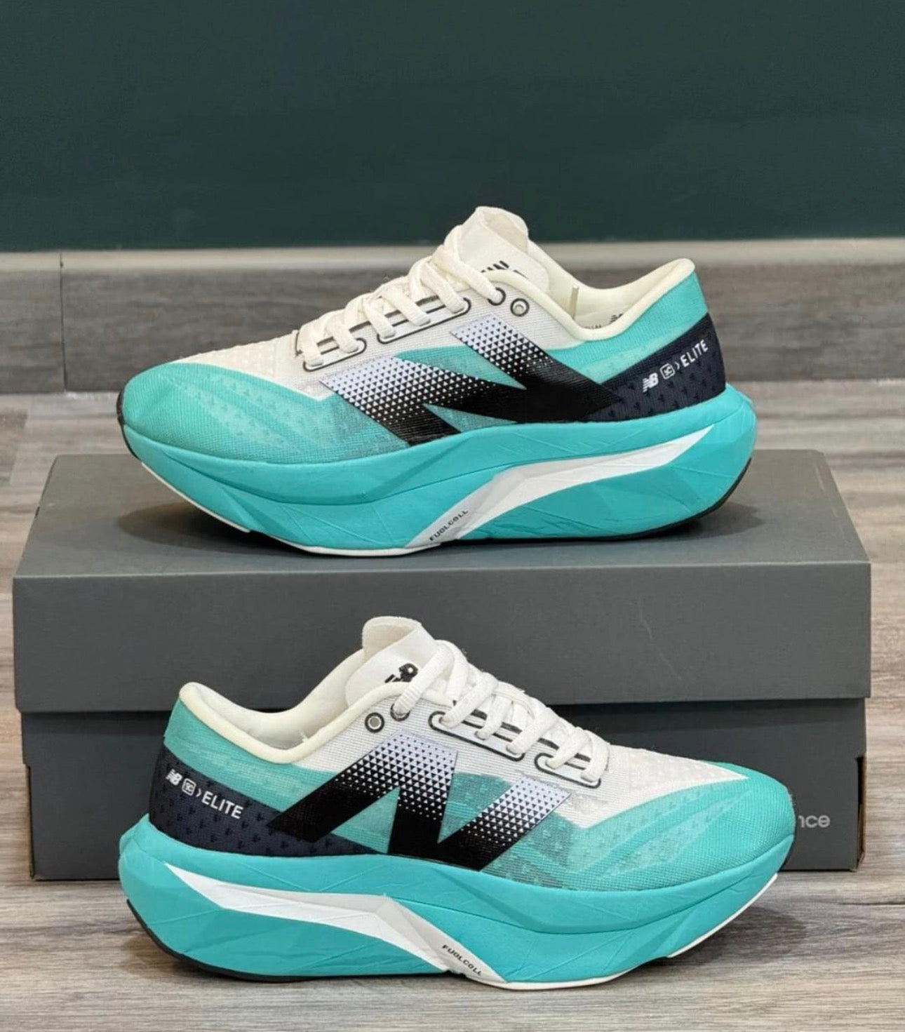 NEW BALANCE FUELCELL ÉLITE V4
