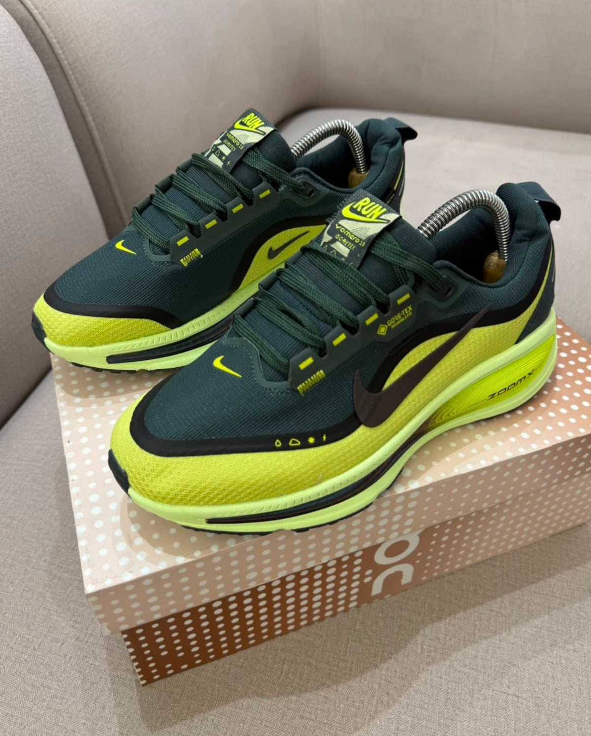 NIKE VOMERO PLUS VERDE