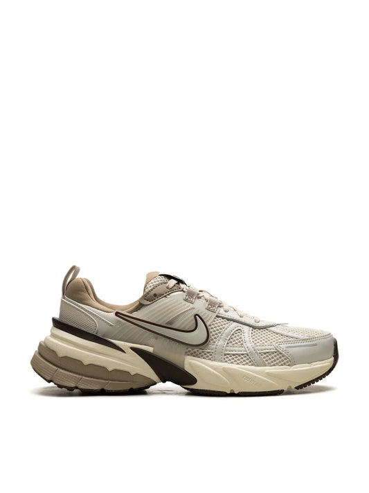 NIKE V2K RUN CAFÉ