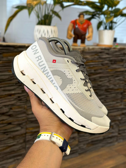 ON RUNNING ULTRA 3 GRIS/BLANCO