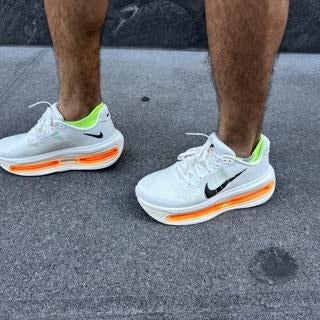 NIKE VOMERO PREMIUM BLANCA/NARANJA