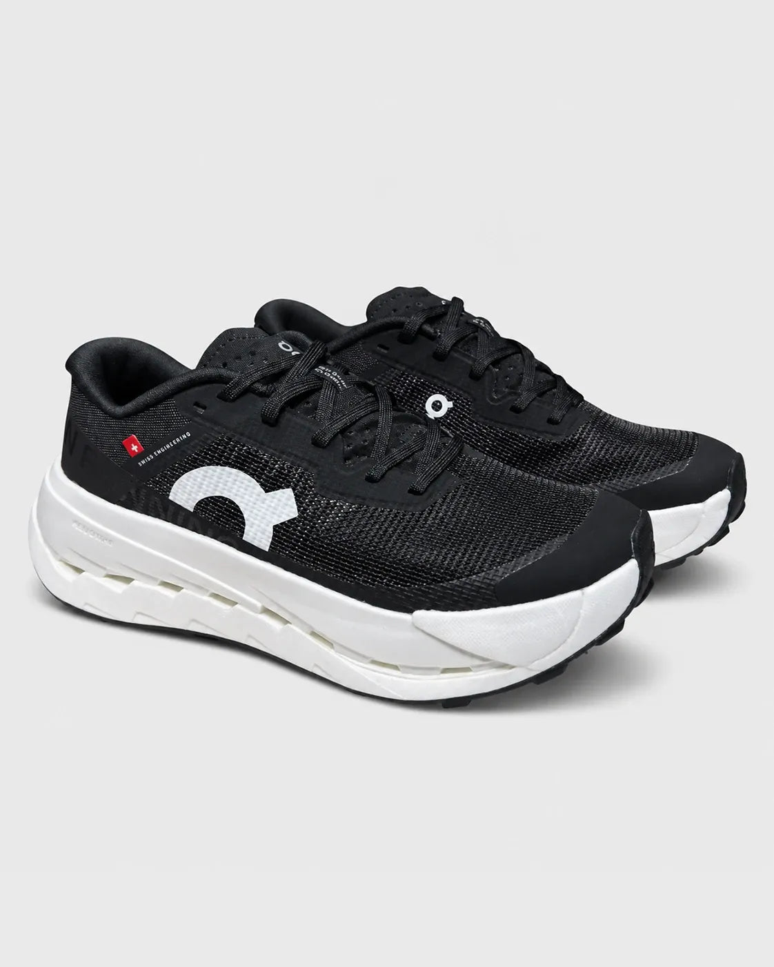ON RUNNING ULTRA 3 NEGRO/BLANCO