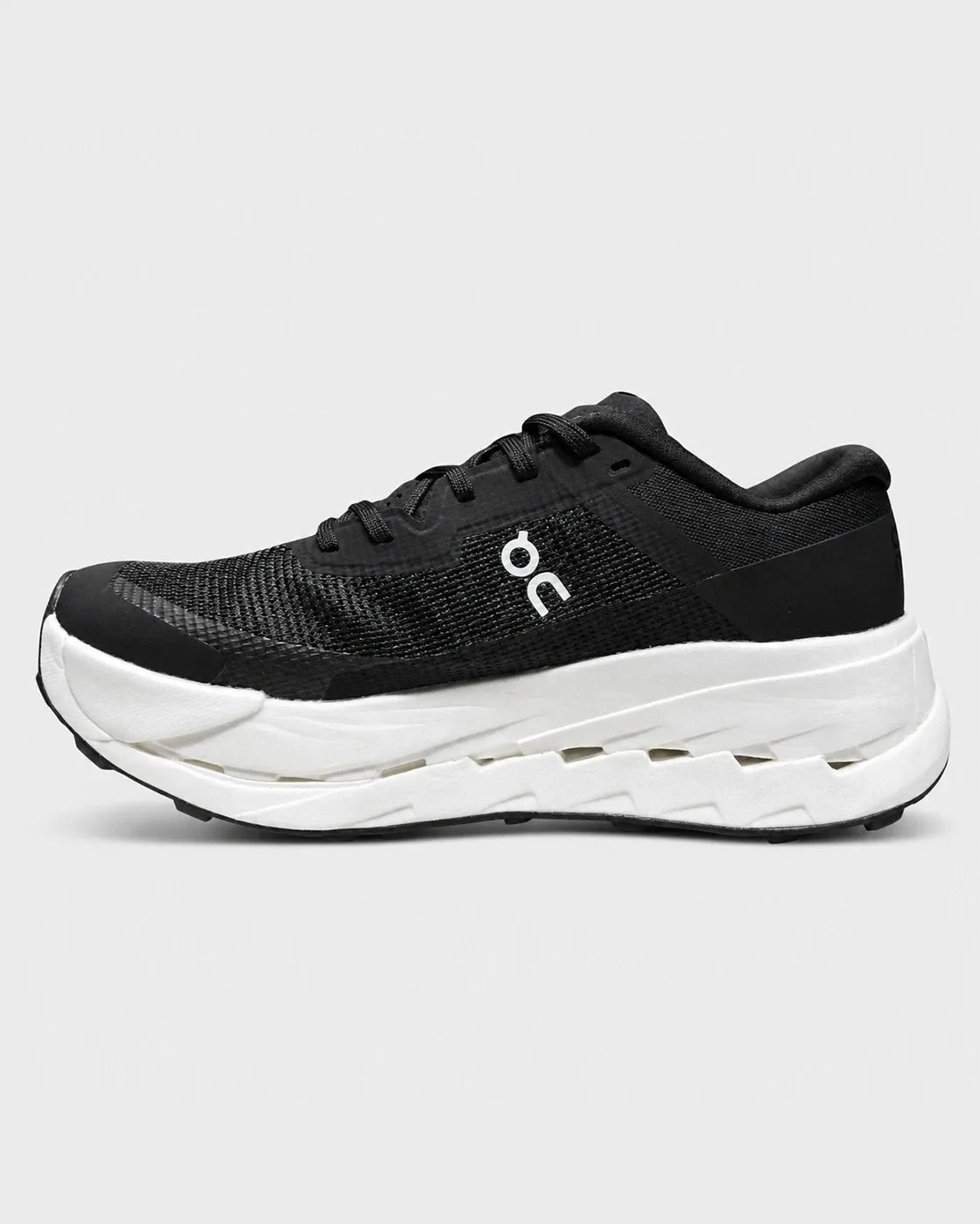 ON RUNNING ULTRA 3 NEGRO/BLANCO