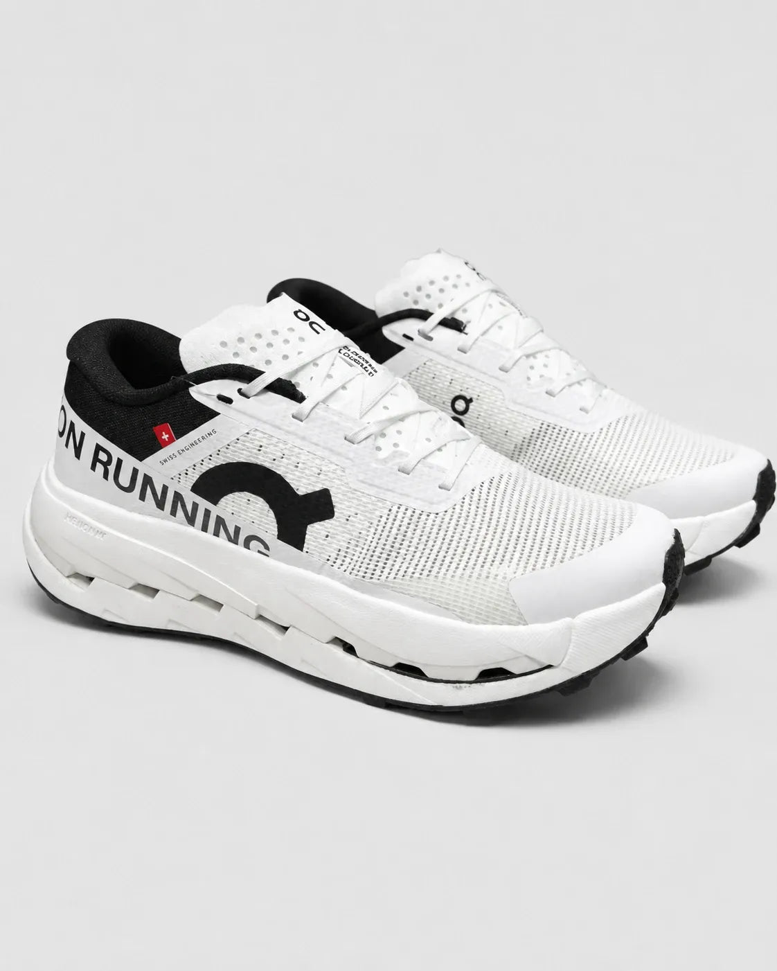 ON RUNNING ULTRA 3 BLANCO/NEGRO
